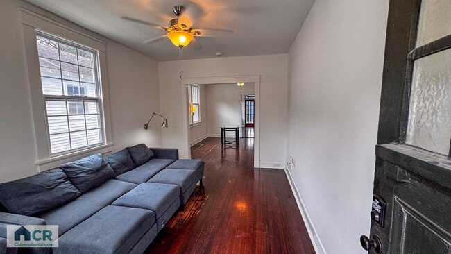 Photo - 6bd/3ba with Central AC Walking Distance to Campus. Text 727-459-4141 for more info!