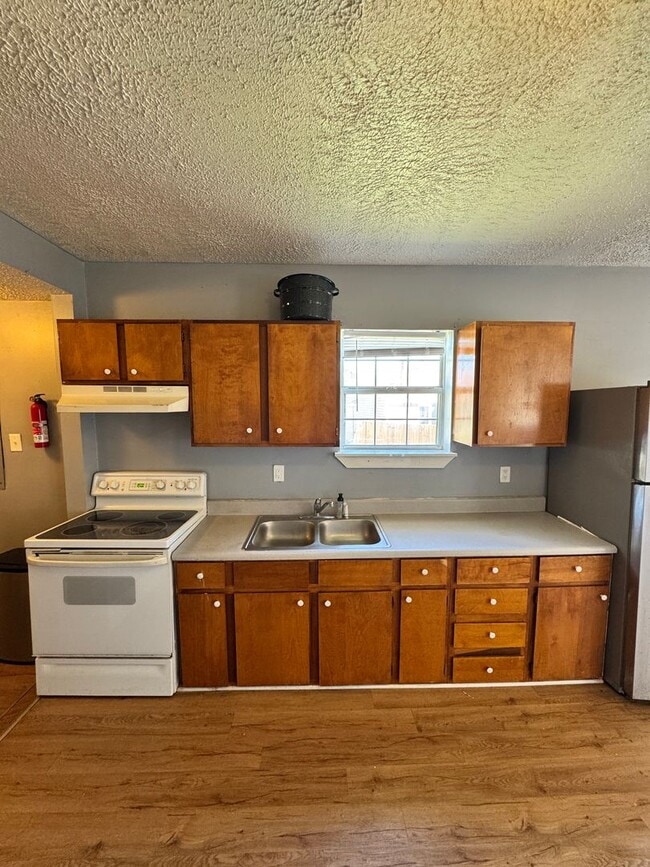 Photo - 2 bedroom house on Southside w Laundry HVAC