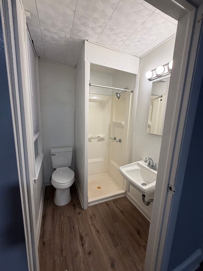 323 Roosevelt Ave Unit 1