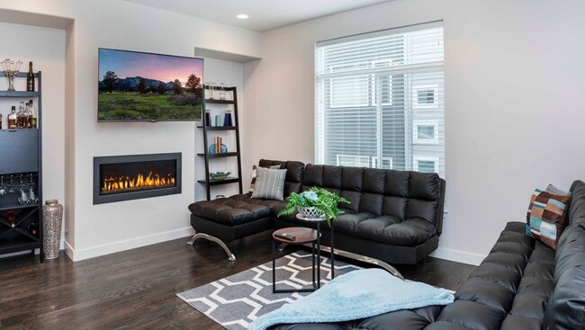 Photo - 1561 W 43rd Ave