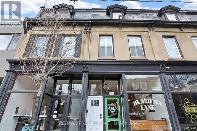 Photo - 394 King St E