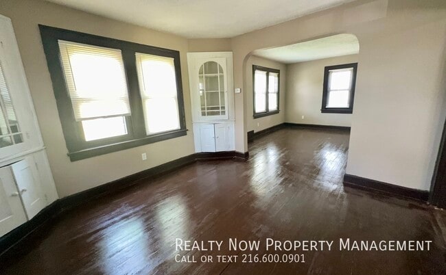 Photo - 11100 Lincoln Ave Apartamento