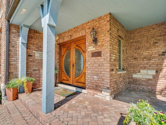 Photo - 106 Michigan Ct