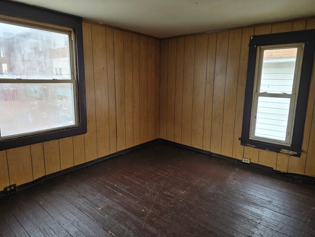 Photo - 115 5th Ave