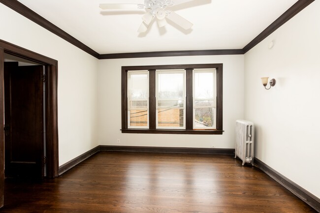 Photo - 1367 E 53rd St Unit 212