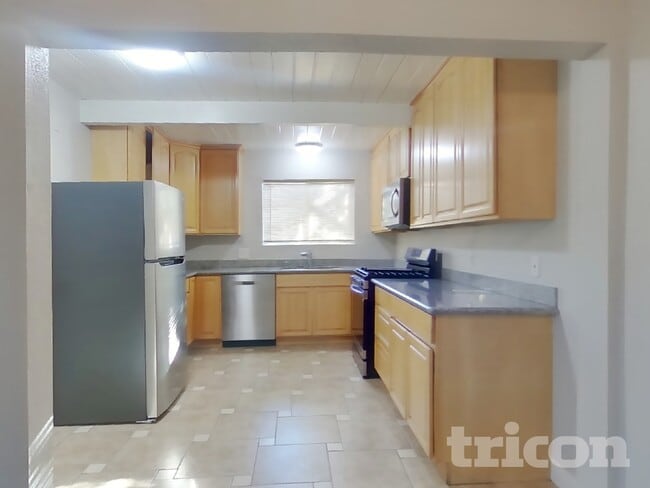 Photo - 500 Shaddick Dr