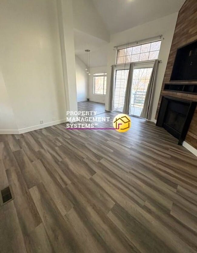 Building Photo - 2 Bedroom Condo in Taylorsville!