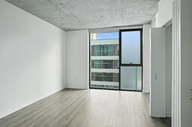 Photo - 1372 S Wabash Ave