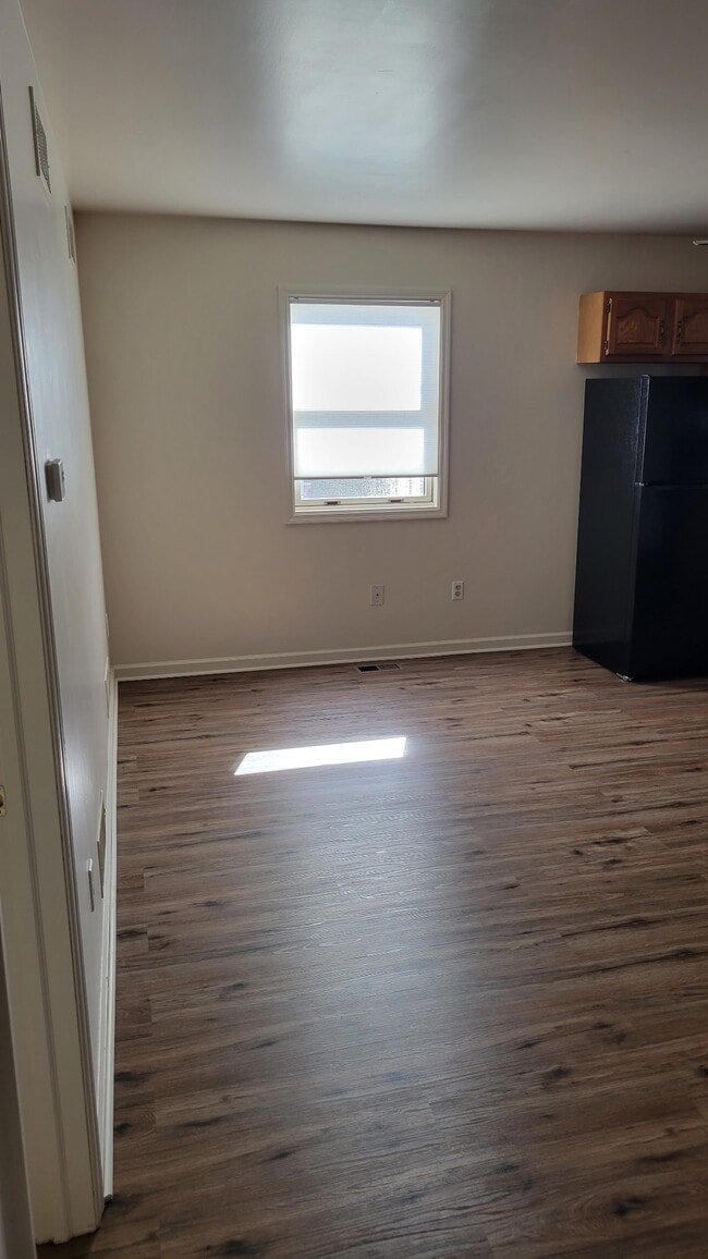 Photo - 1464 N 11th St Unit Apt B