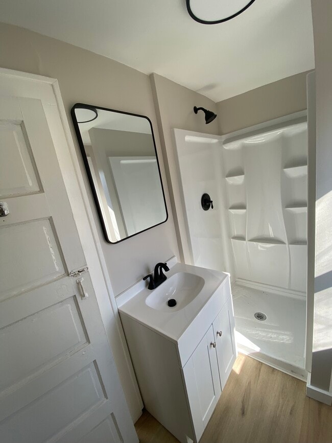 Photo - 1019 Chenango St Unidad 4