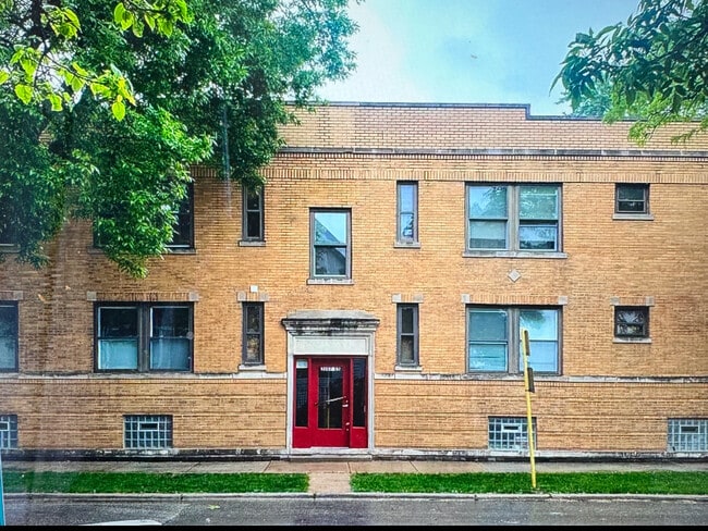 Building Photo - 3507 N Keeler Ave