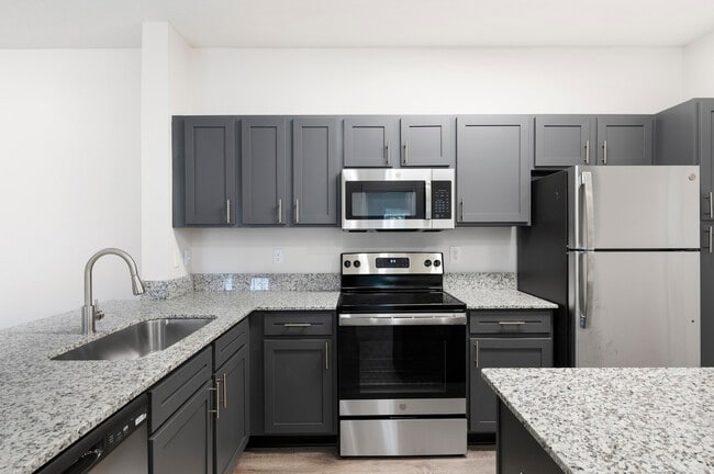 2BD, 2BA - 1078SF - Kitchen