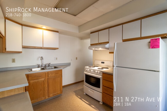 Photo - 211 N 27th Ave W