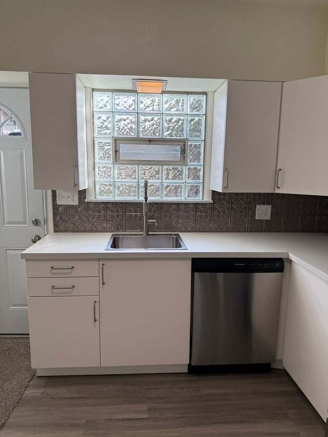 Photo - Newly updated 2BR house with yard, off str...