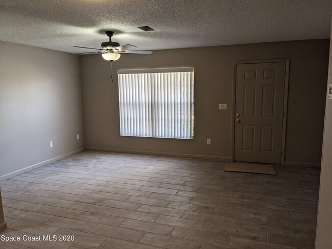Photo - 152 E Towne Pl