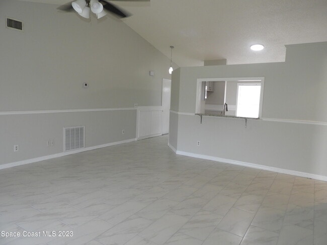 Photo - 1904 Brookside St NE