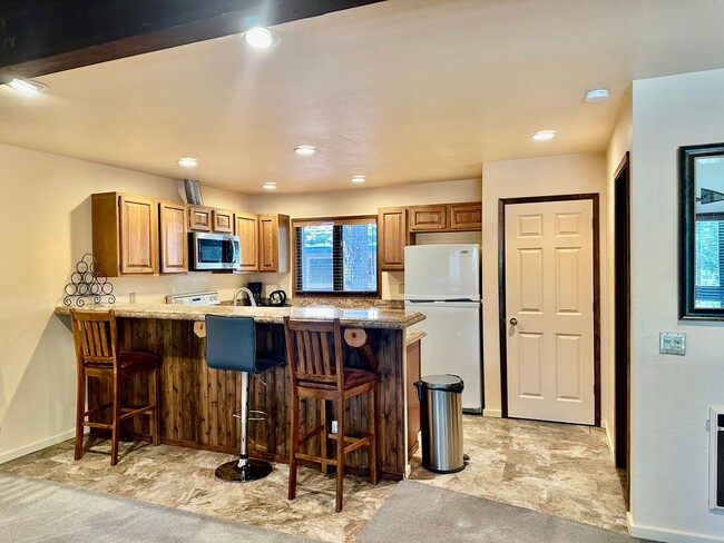 Photo - Spacious 2 Bed, 3 Bath Condo - Year-Round Rental