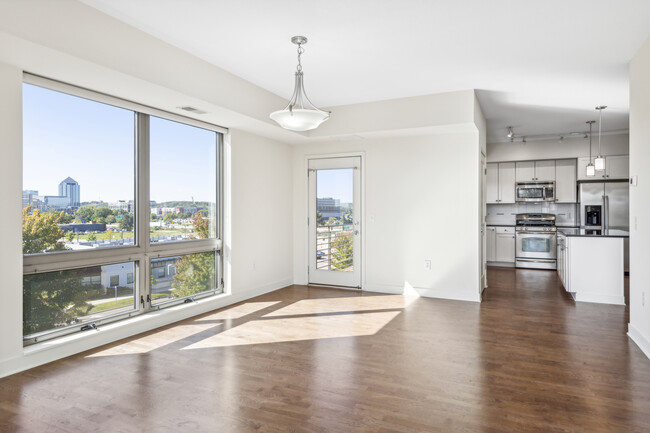 Dinning room - Edina Gateway Apartments