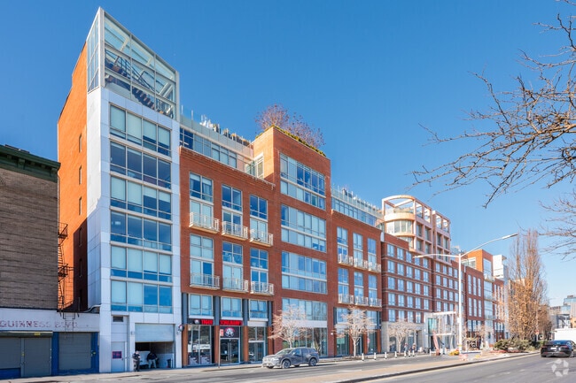 Building Photo - OTTO Greenpoint