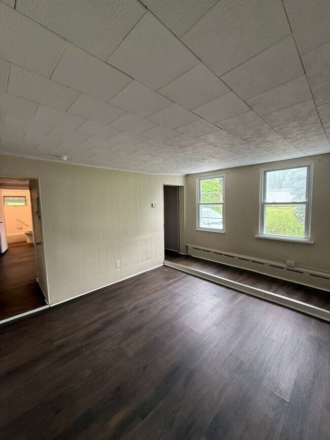 Photo - 385 Carver St