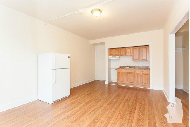 2779 N Milwaukee Ave Unit 207
