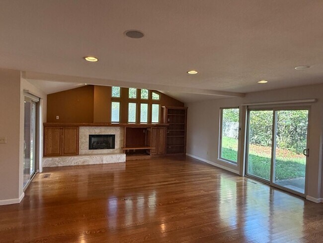 Photo - Massive4-Bedroom Richmond Home!