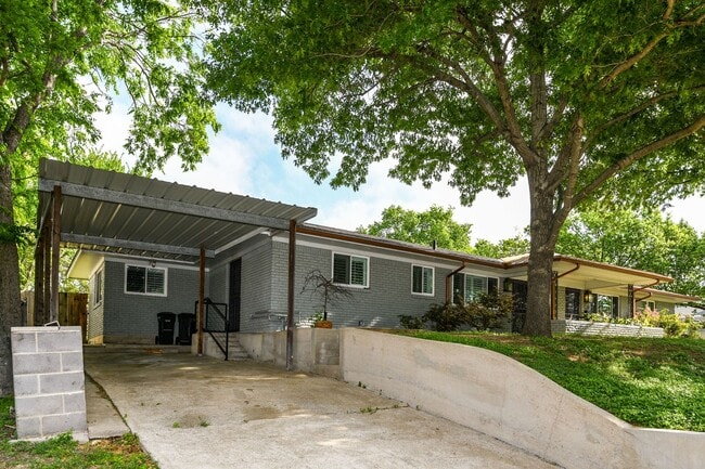Photo - 4406-4410 Granbury TriPlex Unit 4410 Granbury