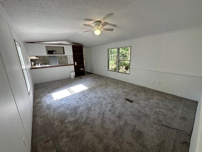 Photo - Private mobile home on large lot! 2 bed 2 ...