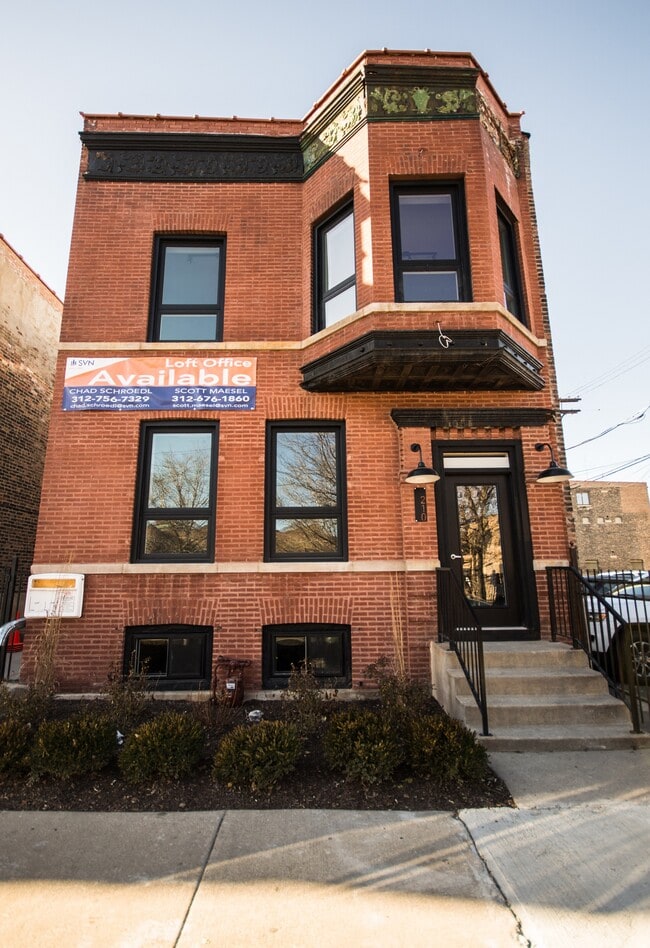 210 N. Justine | Exterior - 202-10 N. Justine St. / 1532 W. Lake St.