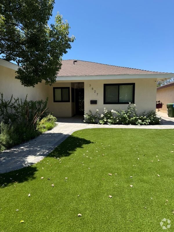 Building Photo - 7627 Encino Ave Rental