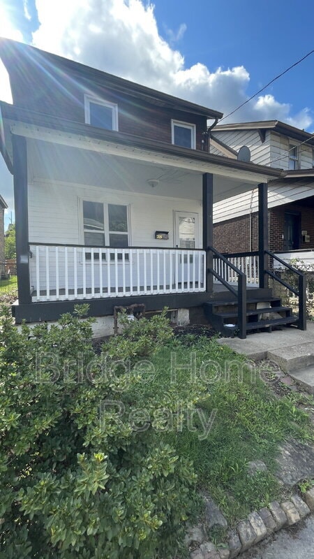 Photo - 7526 Dickson St
