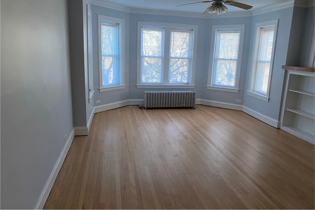 Building Photo - 2115 W Arthur Ave Unit 3