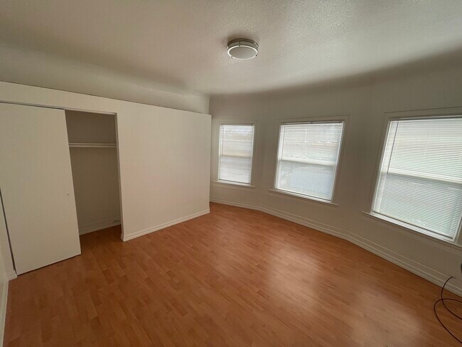 Building Photo - 605 Madison St Rental