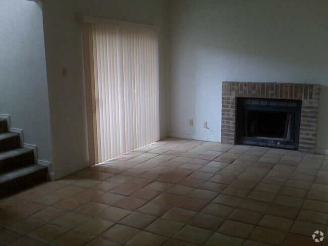 Building Photo - 2227 Madison Dr Unit 116 Rental