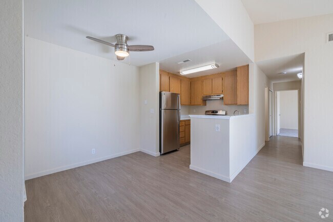 2BR, 2BA - 890SF - Dining Room