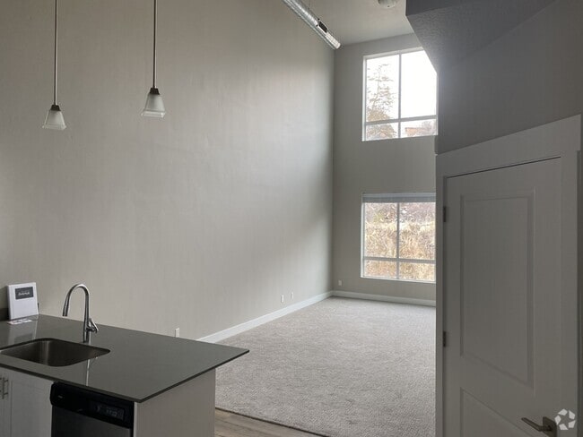 Building Photo - 5072 N University Ave Rental