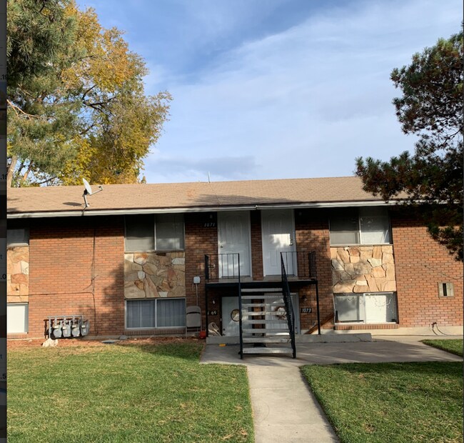 Building Photo - Hendricks Pyne Acres Unit - 1071 Rental