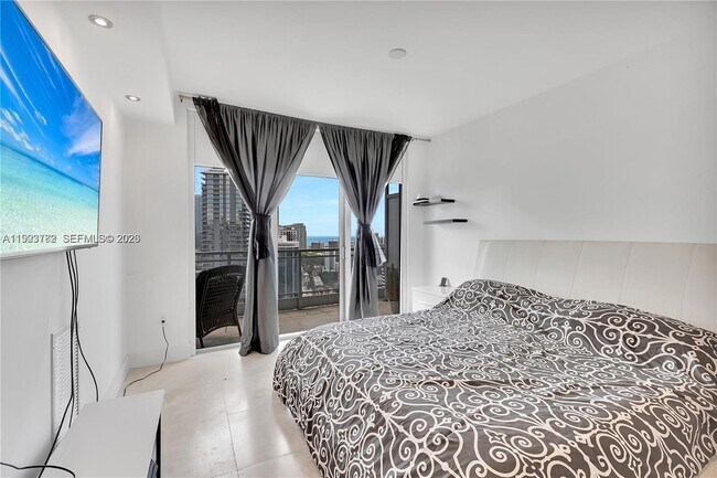 Photo - 92 SW 3rd St Unit 3602