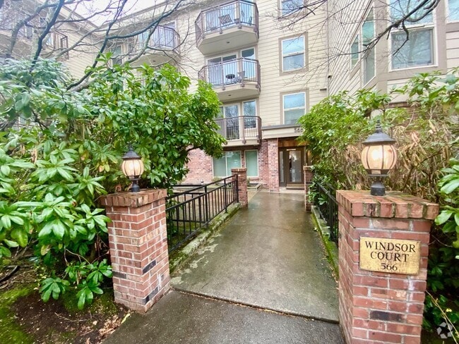 Building Photo - Windsor Court Condominiums ~ Lower Queen Anne Unit 108