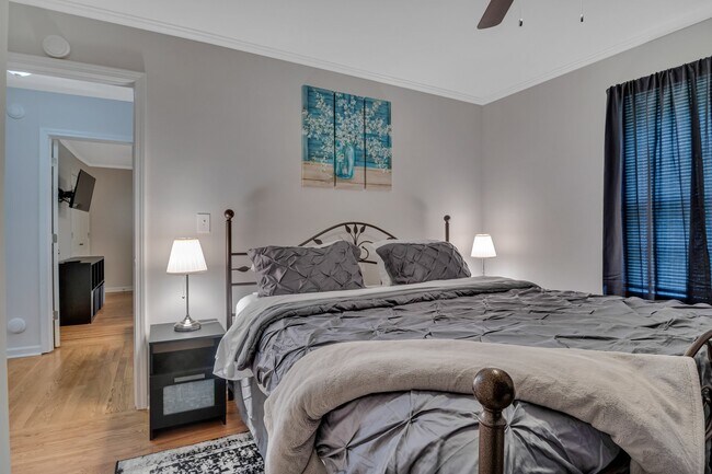 Photo - 1296 Diamond Ave SE