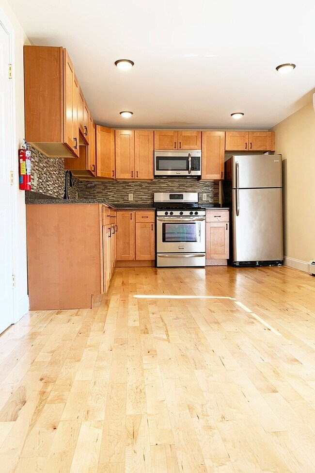 Photo - 152 North St Unit APT A