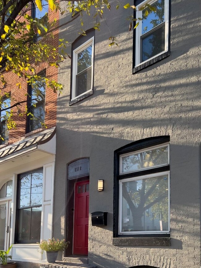 Photo - Beautifully renovated 3BR/3.5BA in Upper F...