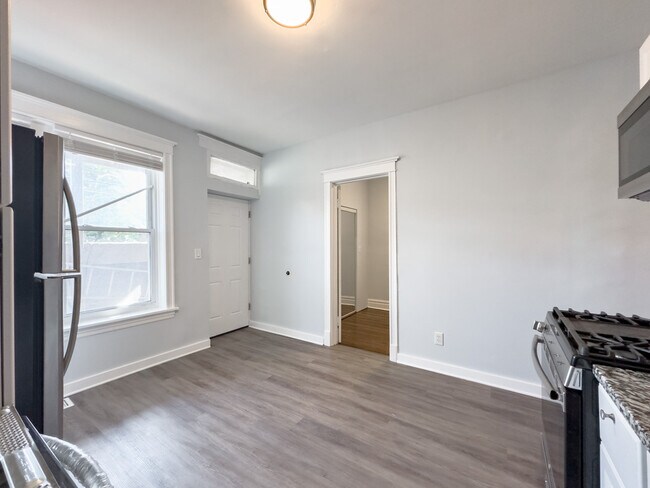 Photo - 3649 W Montrose Ave Unit 1