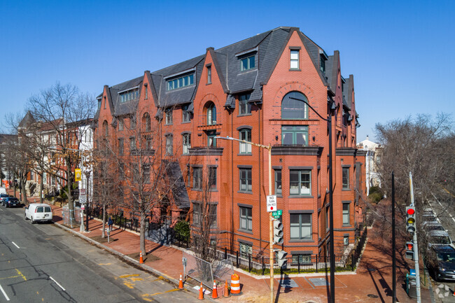 1020 Pennsylvania Ave SE - Butterfield House
