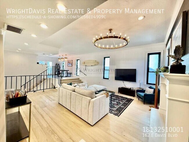 Photo - 162 E Davis Blvd