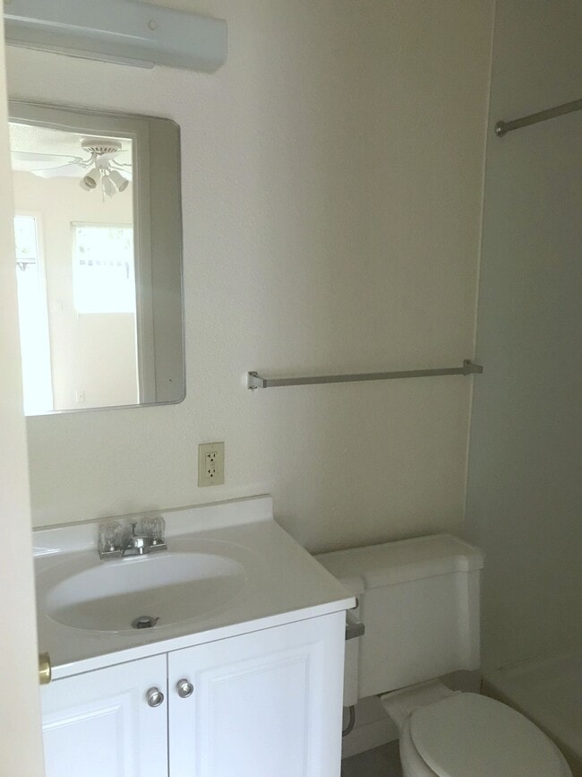 Photo - 2 bedroom 1 bathroom unit Unit 222-C