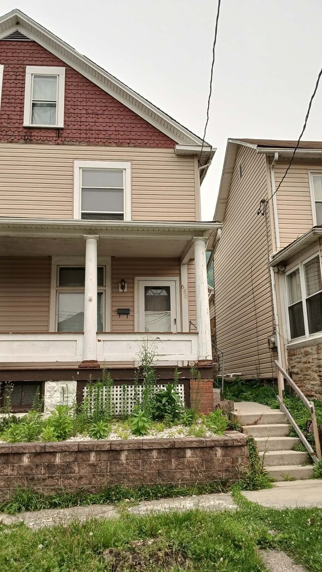 Photo - 648 Linden Ave
