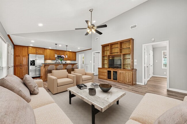 Building Photo - 115 12th St