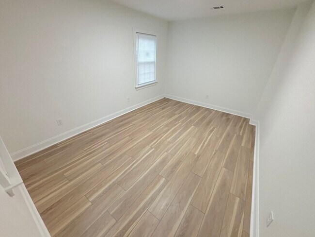 Photo - 102 Cushing St