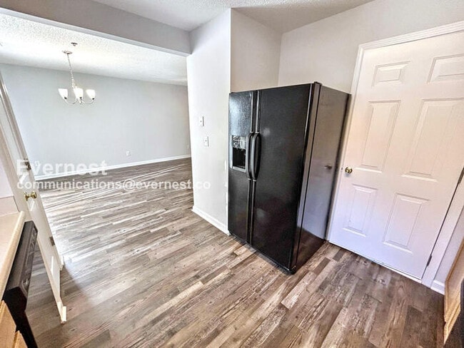 Photo - 204 Cottonwood Creek Cir House